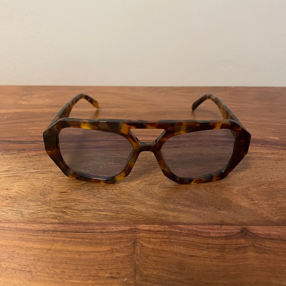 Vehla RIVER Sunglasses NWT